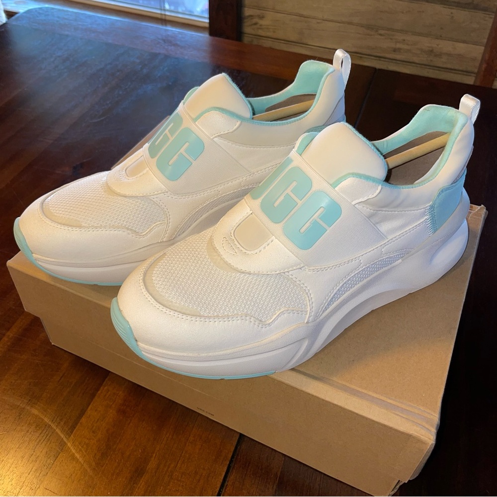 UGG! Womens Shoes! New in box! Ugg Sneakers! Tennis Shoes! - Picture 2 of 9